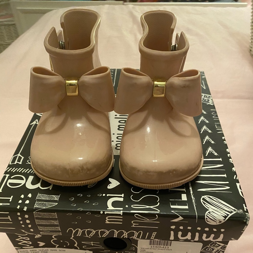 Size 8 Mini Melissa Rainbow Boot in Light Pink.